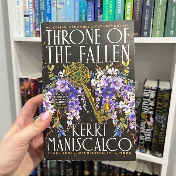3/$25 Throne of the Fallen Prince of Sin #1 Kerri Maniscalco paperback book - Picture 1 of 3